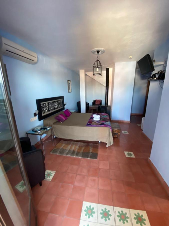 Hotel Rural La Posada De Las Cigueenas Jerez De Los Caballeros Exteriör bild