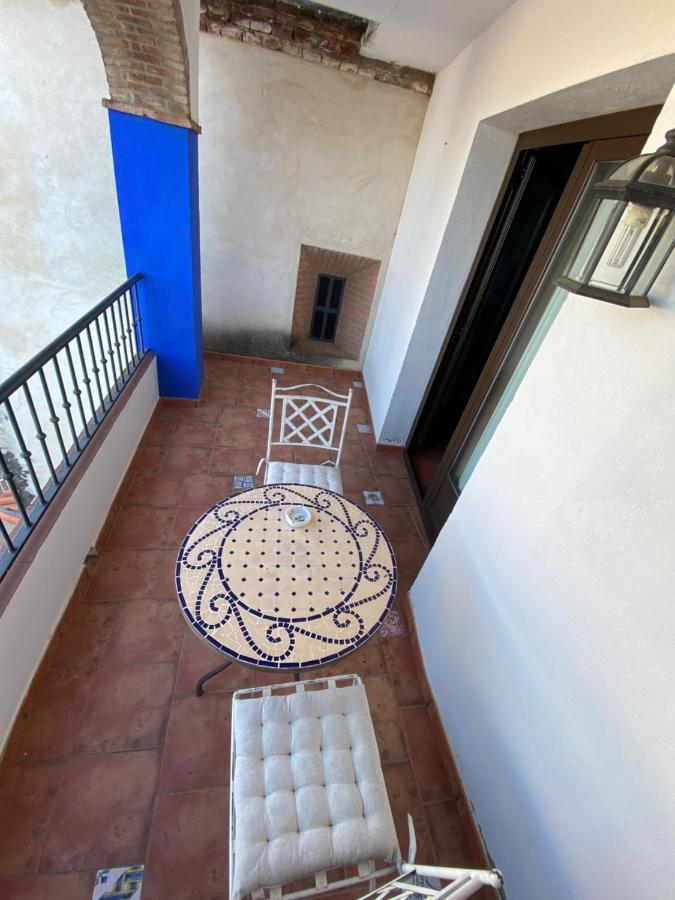 Hotel Rural La Posada De Las Cigueenas Jerez De Los Caballeros Exteriör bild