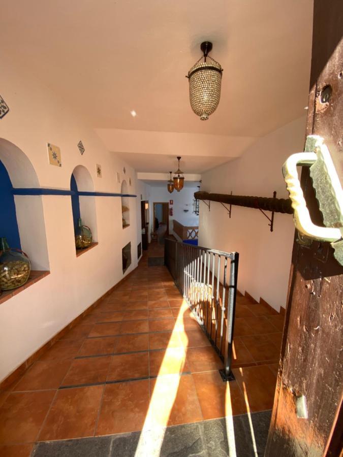 Hotel Rural La Posada De Las Cigueenas Jerez De Los Caballeros Exteriör bild
