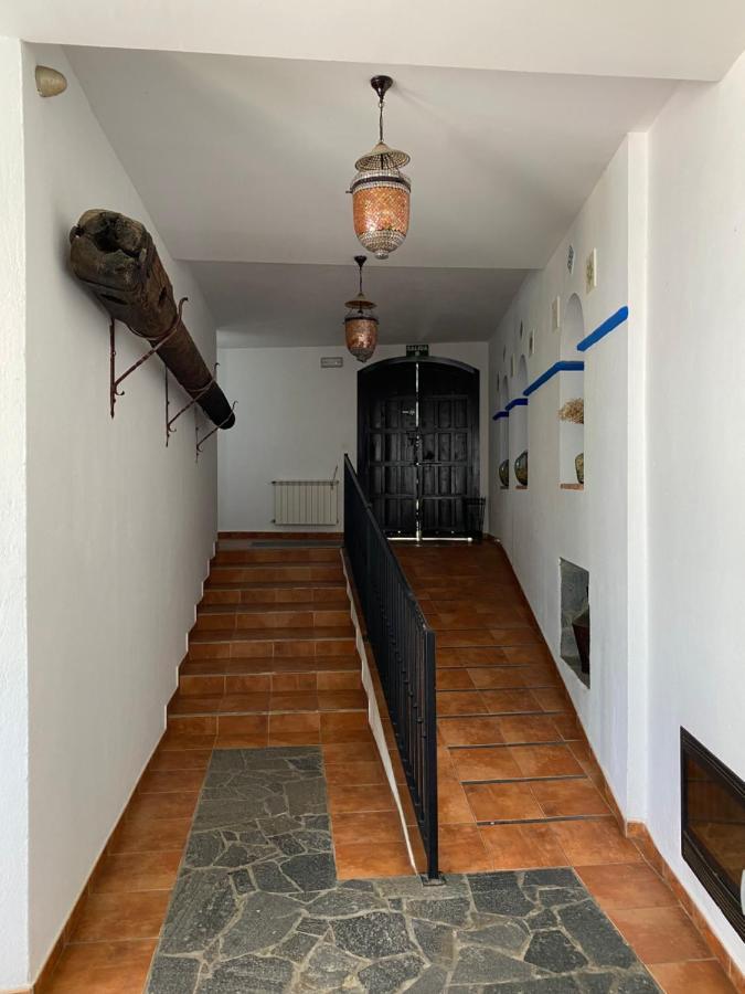 Hotel Rural La Posada De Las Cigueenas Jerez De Los Caballeros Exteriör bild