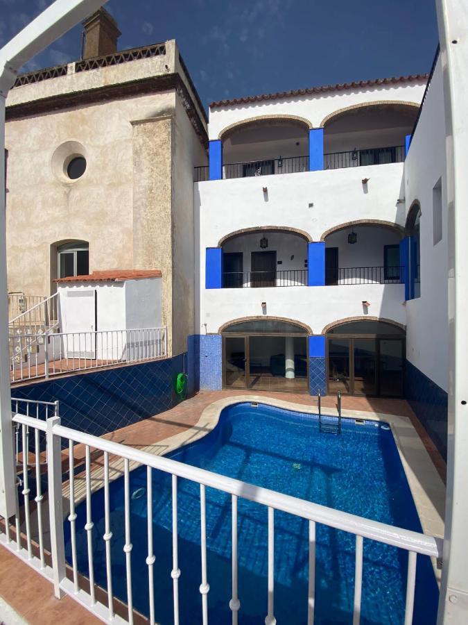 Hotel Rural La Posada De Las Cigueenas Jerez De Los Caballeros Exteriör bild