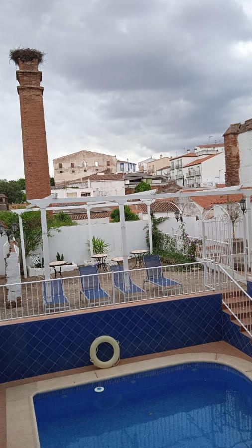 Hotel Rural La Posada De Las Cigueenas Jerez De Los Caballeros Exteriör bild