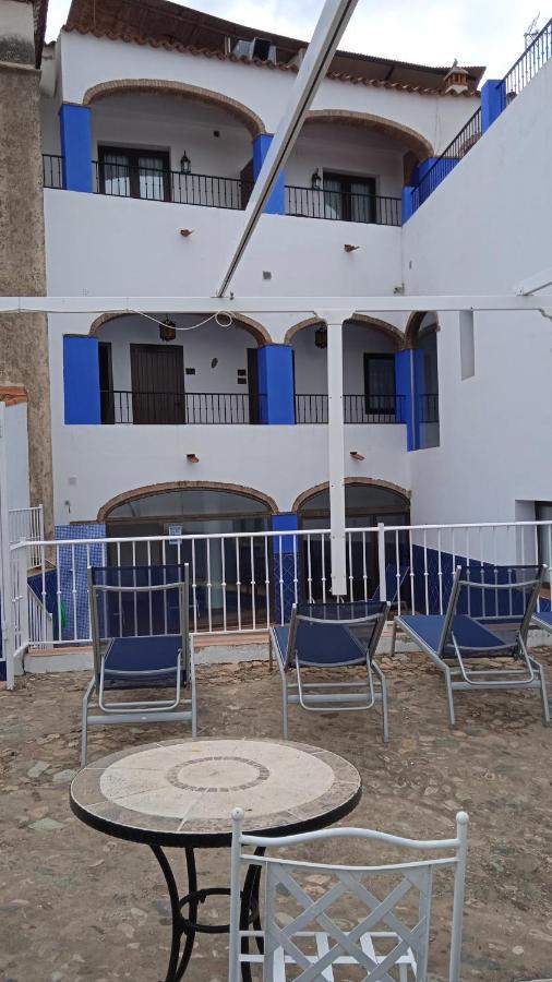 Hotel Rural La Posada De Las Cigueenas Jerez De Los Caballeros Exteriör bild