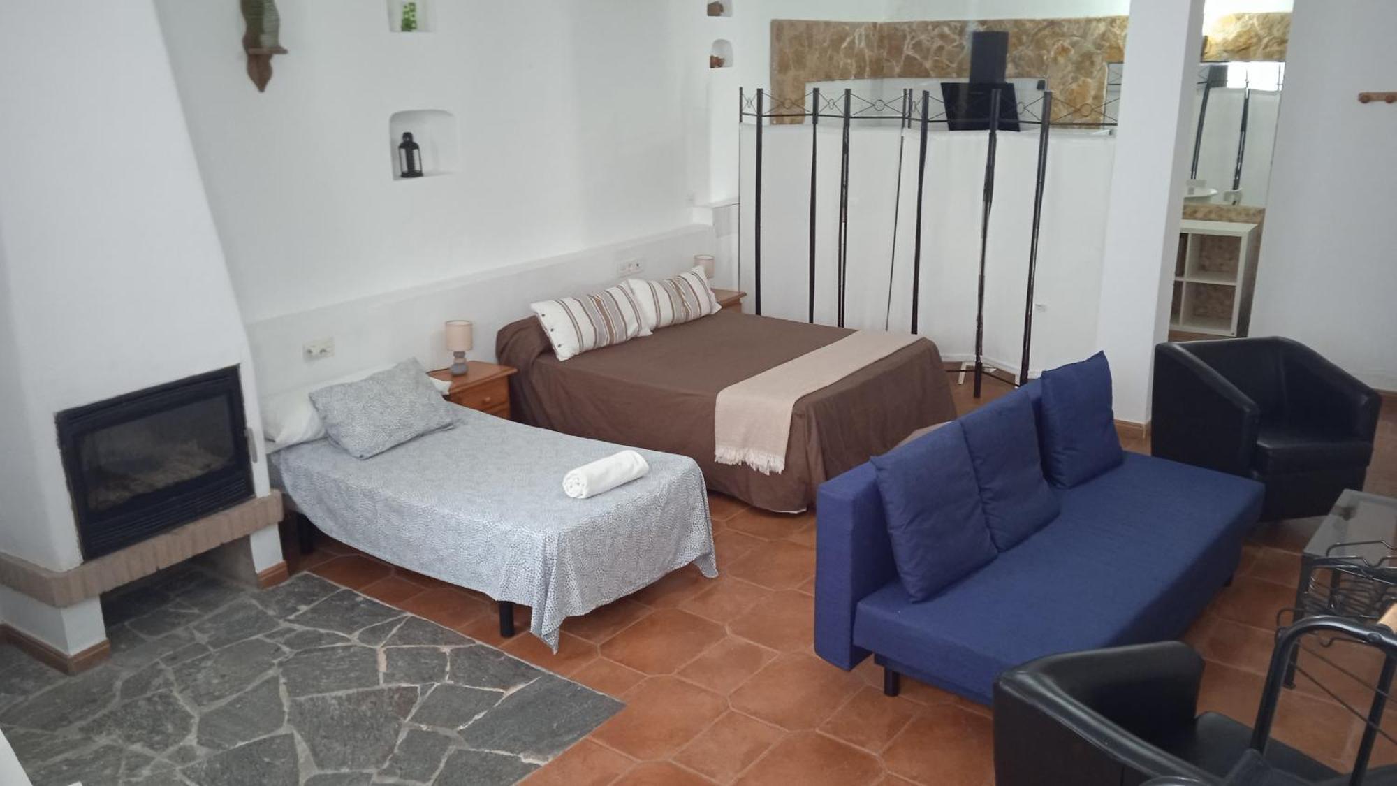 Hotel Rural La Posada De Las Cigueenas Jerez De Los Caballeros Exteriör bild