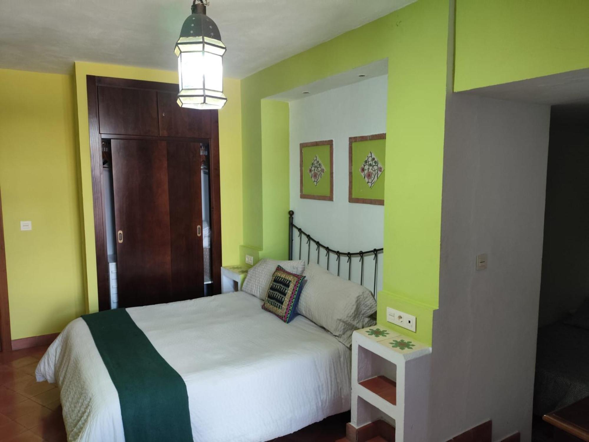 Hotel Rural La Posada De Las Cigueenas Jerez De Los Caballeros Exteriör bild