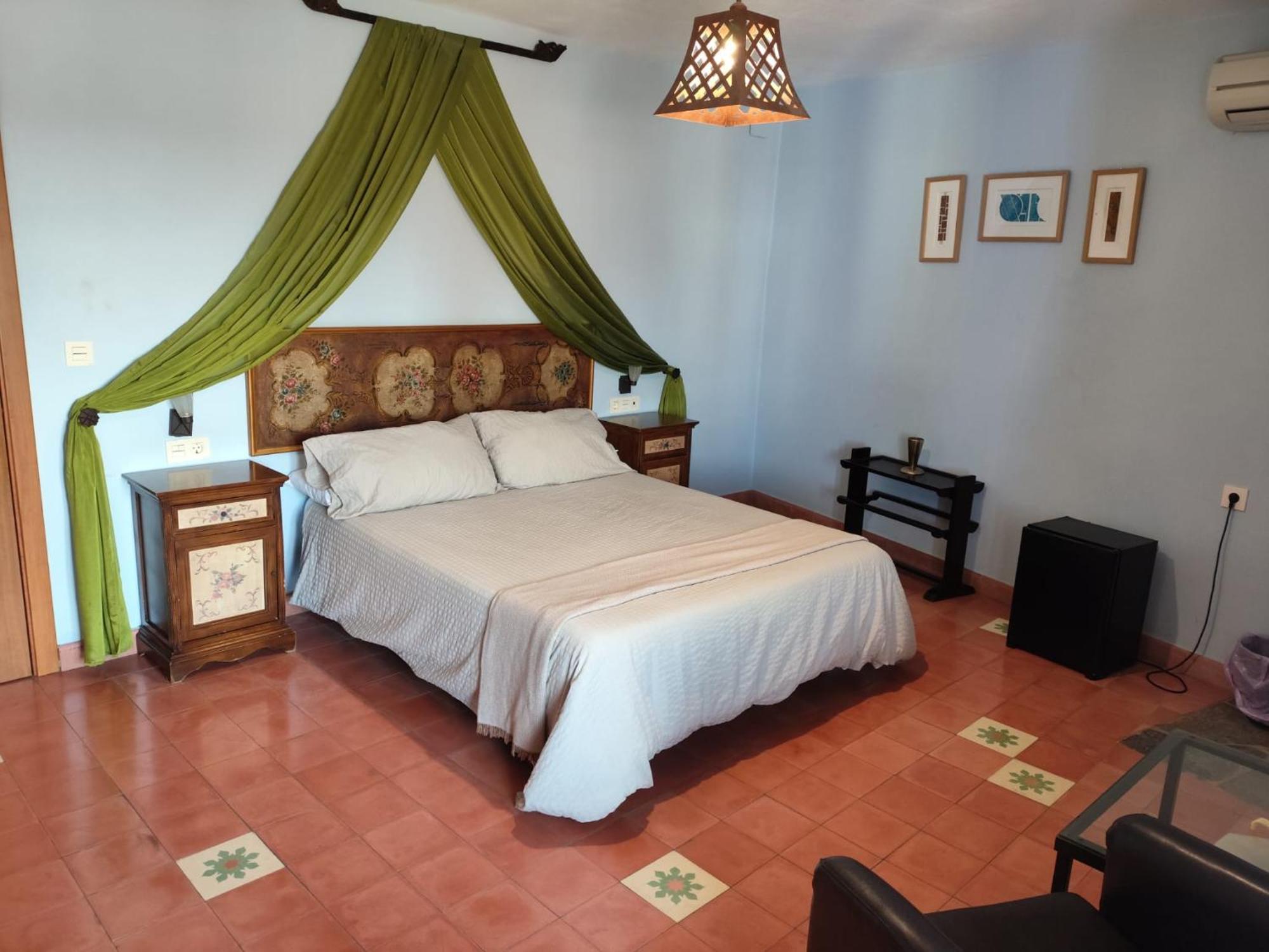 Hotel Rural La Posada De Las Cigueenas Jerez De Los Caballeros Exteriör bild